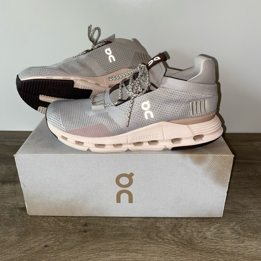 On Cloud Cloudnova Women's Running Shoes Size 7.5W - Pearl/Shell